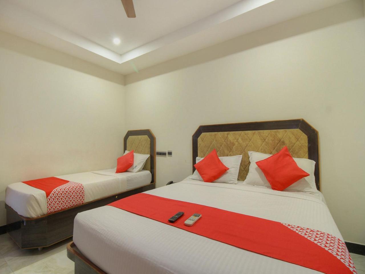 Oyo 15948 Hotel Srees Tiruchirappalli Exterior foto