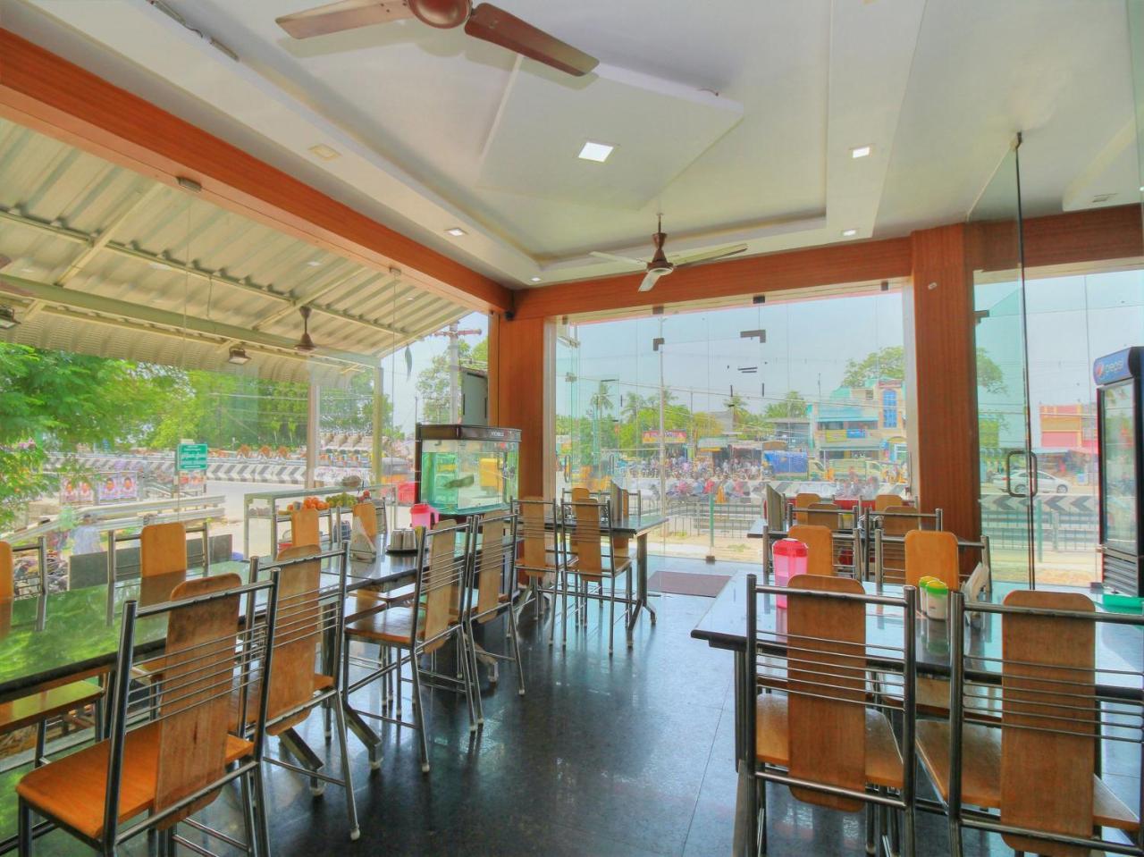 Oyo 15948 Hotel Srees Tiruchirappalli Exterior foto