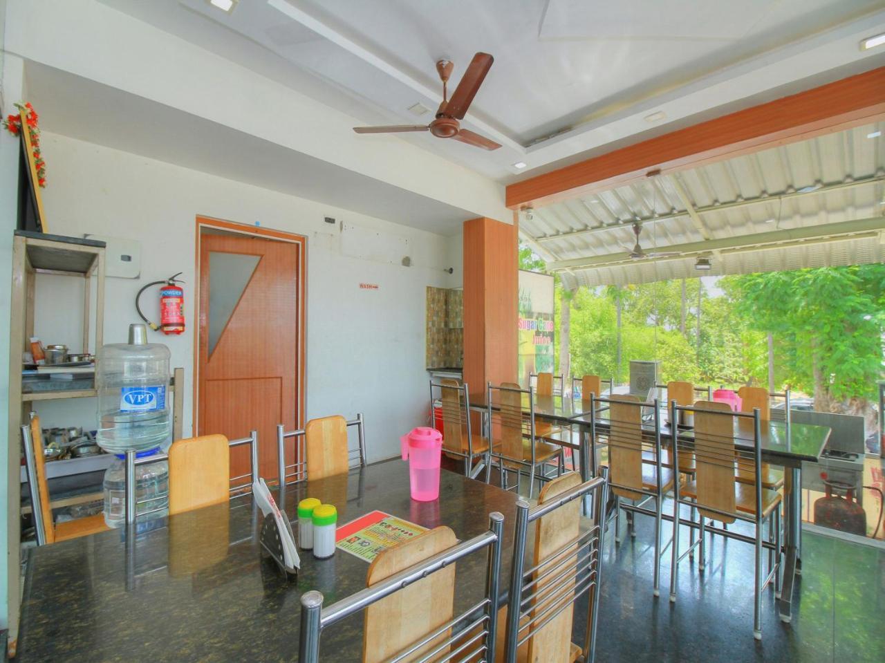 Oyo 15948 Hotel Srees Tiruchirappalli Exterior foto