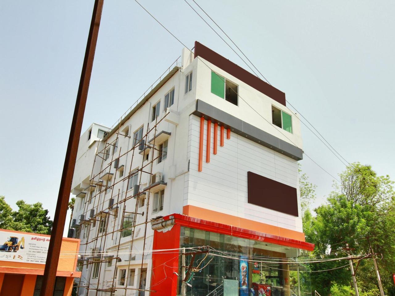 Oyo 15948 Hotel Srees Tiruchirappalli Exterior foto