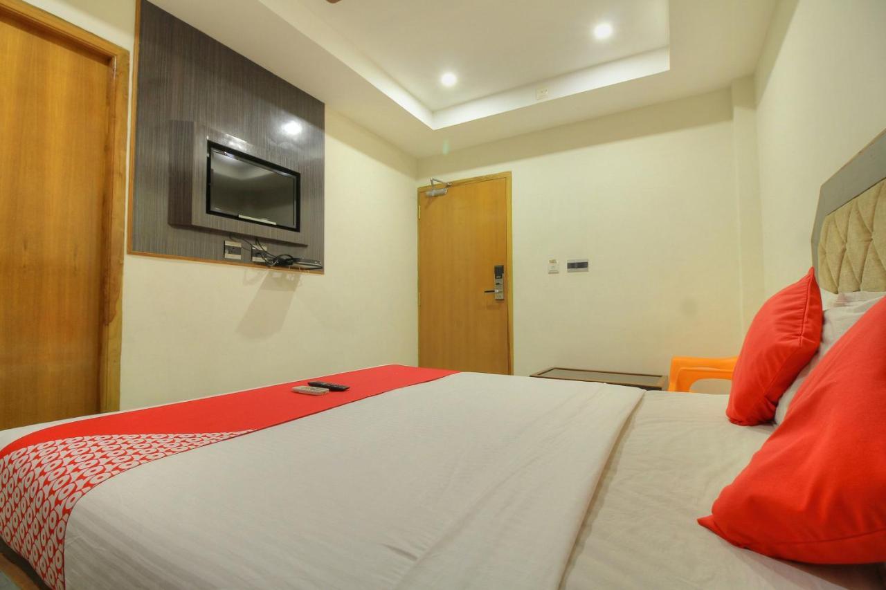 Oyo 15948 Hotel Srees Tiruchirappalli Exterior foto